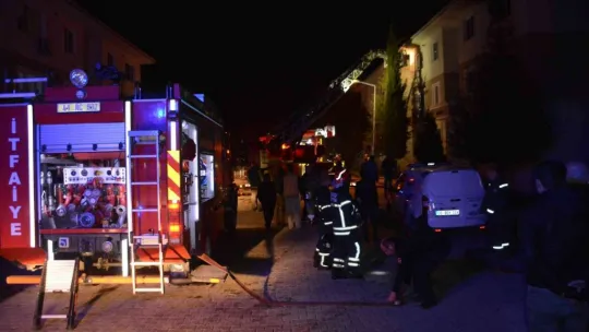 Kocaeli'de korkutan yangın: 7 kişi dumandan etkilendi