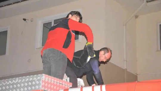 Kocaeli'de korkutan yangın: 7 kişi dumandan etkilendi