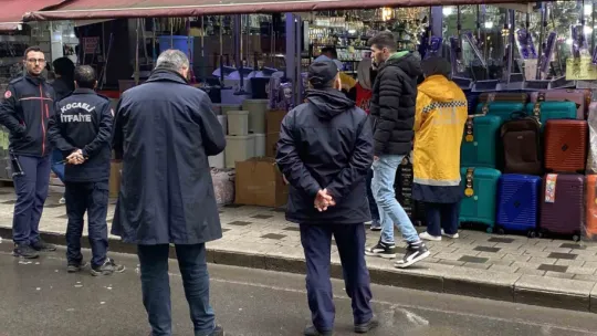 Kocaeli'de mağazanın deposunda yangın