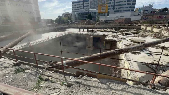 Kocaeli'de metro şantiyesinde yangın
