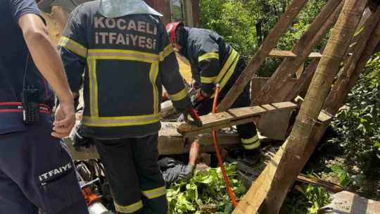 Kocaeli'de metruk ev çöktü: 2 kişi hayatını kaybetti
