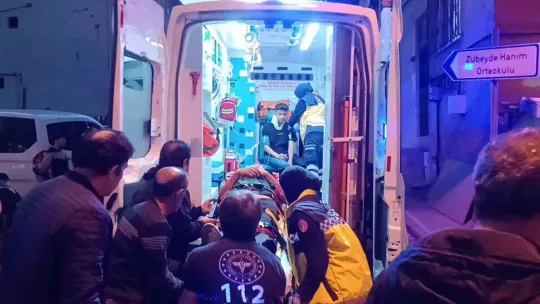 Kocaeli'de motosiklet ile otomobil kafa kafaya çarpıştı: 2 yaralı