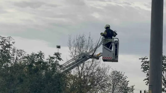 Kocaeli'de mutfak tezgahları üretim tesisinde korkutan yangın