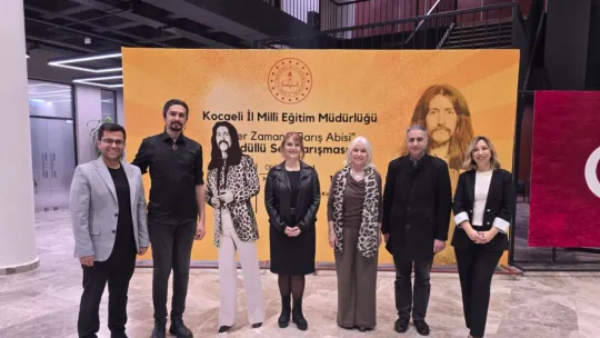 Kocaeli'de öğrenciler Barış Manço şarkılarıyla yarıştı