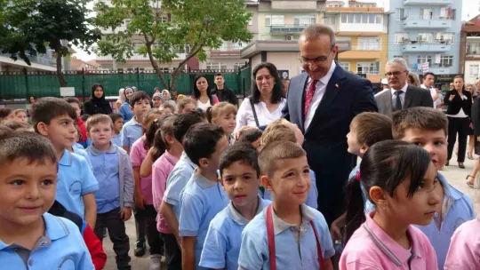 Kocaeli'de öğrenciler ders başı yaptı