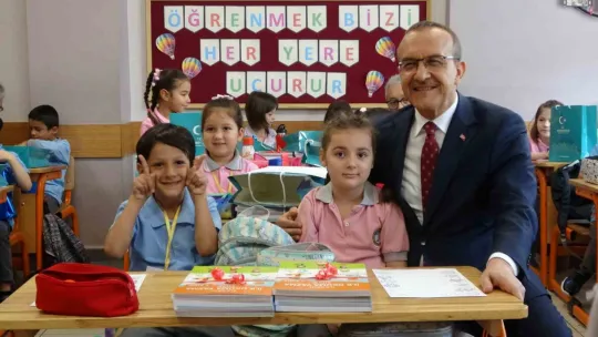 Kocaeli'de öğrenciler ders başı yaptı