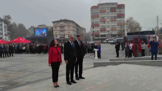 Kocaeli'de Öğretmenler Günü kutlandı