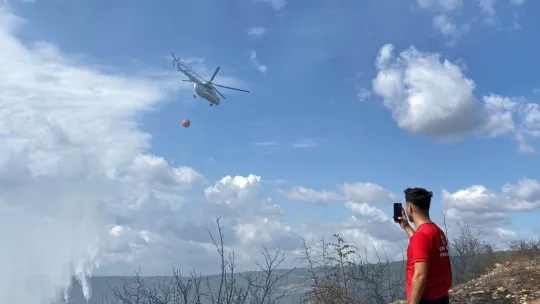 Orman yangınına helikopterle müdahale