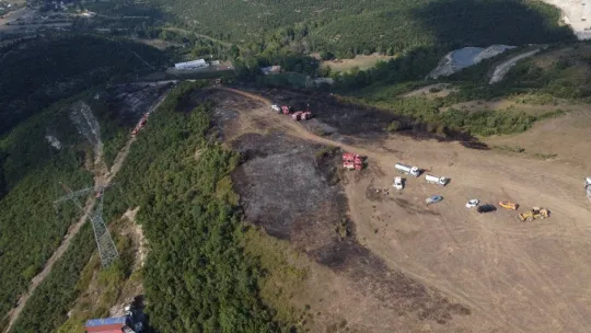 Kocaeli'de ormanlık alanda çıktı, 4 hektar alan küle döndü