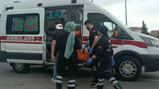 Kocaeli'de otomobil bariyerlere çarptı yaralı var