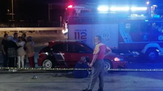 Kocaeli'de otomobil, TIR'n altına girdi: 2 ölü, 1 yaralı!
