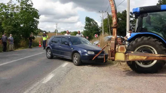 Kocaeli'de otomobiller çarpıştı: 2'si çocuk 8 yaralı