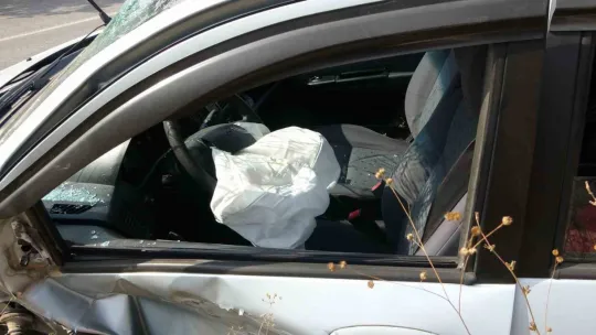 Kocaeli'de otomobiller çarpıştı: 2'si çocuk 8 yaralı
