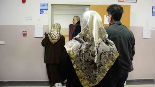 Kocaeli'de oy verme işlemleri başladı