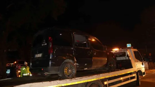 Kocaeli'de polis arabası ile ticari araç çarpıştı: 5 yaralı