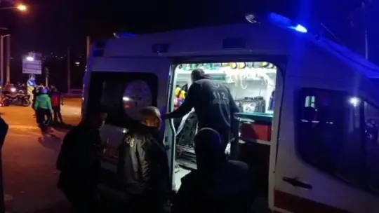 Kocaeli'de polis arabası ile ticari araç çarpıştı: 5 yaralı