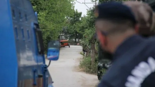 Kocaeli'de rehine krizi sürüyor: 1 ölü, 8 yaralı!