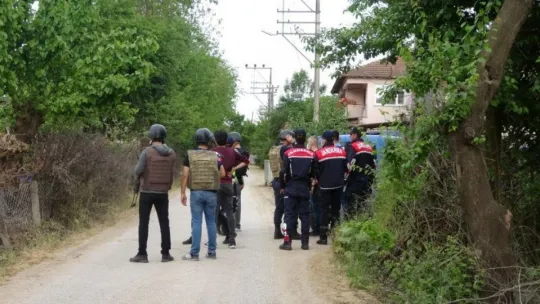 Kocaeli'de rehine krizi sürüyor: 1 ölü, 8 yaralı!