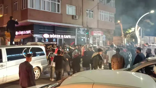 Kocaeli'de vatandaşlar sokağa akın etti