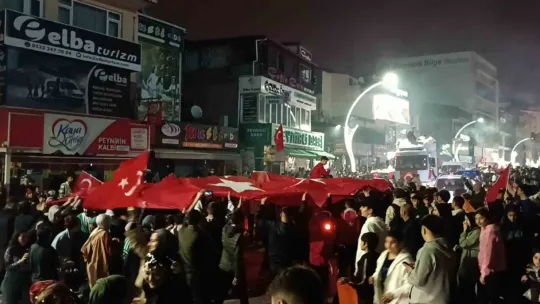 Kocaeli'de vatandaşlar sokağa akın etti