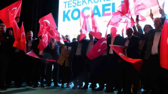 Kocaeli'de vatandaşlar sokağa akın etti