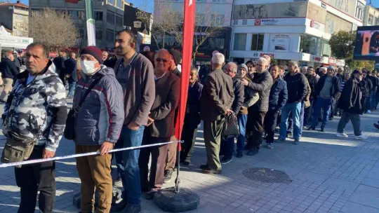 Kocaeli'de şehitler için mevlit okutuldu, yemek dağıtıldı