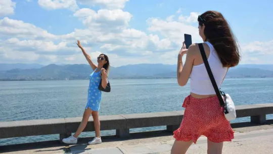 Kocaeli'de sıcaktan bunalan soluğu sahilde aldı