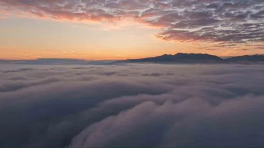 Kocaeli'de sis bulutları arasında kartpostallık görüntüler