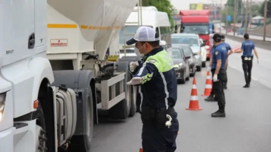 Kocaeli'de sokağa çıkma yasağı denetimleri sürüyor