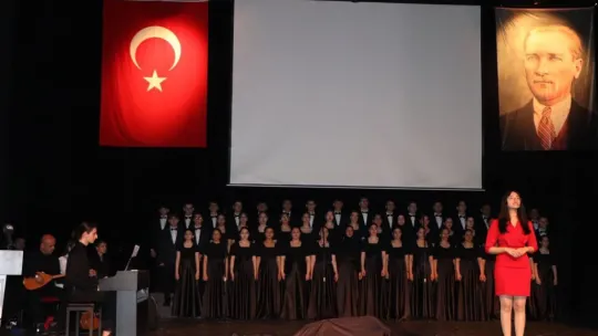 Kocaeli'de tarihi figürlerin de yer aldığı orotoryo gösterisi