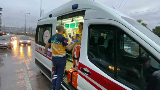 Kocaeli'de iki araç çarpıştı: 4 yaralı
