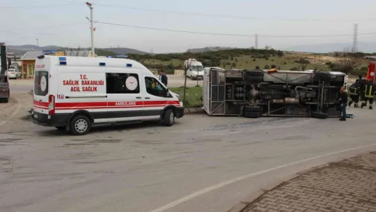 Kocaeli'de tır ile işçi servisi çarpıştı: 2'si ağır 25 yaralı!