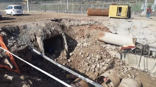 Kocaeli'de toprak altında kalan işçi ağır yaralandı