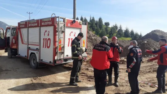 Kocaeli'de toprak altında kalan işçi ağır yaralandı