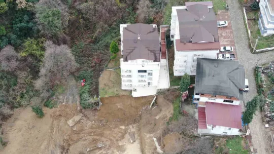 Toprak kaymasının boyutu gün ağarınca ortaya çıktı