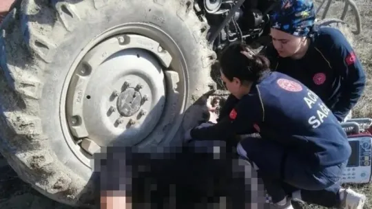 Eski muhtar traktörün altında kalarak can verdi