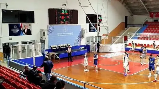 Kocaeli'de U16 basketbol maçında yumruklar havada uçuştu