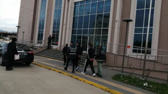 Kocaeli'de uyuşturucu operasyonu: 4 şahıs tutuklandı