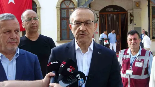 Kocaeli'de vatandaşlar bayram namazı için camileri doldurdu