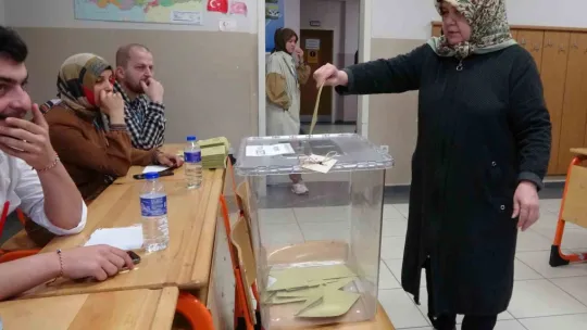 Kocaeli'de vatandaşlar ikinci tur için sandıklara akın etti
