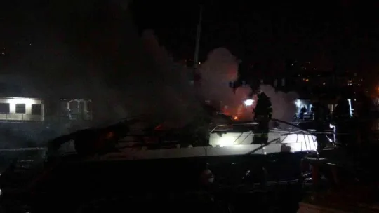İzmit Marina'da yangın!