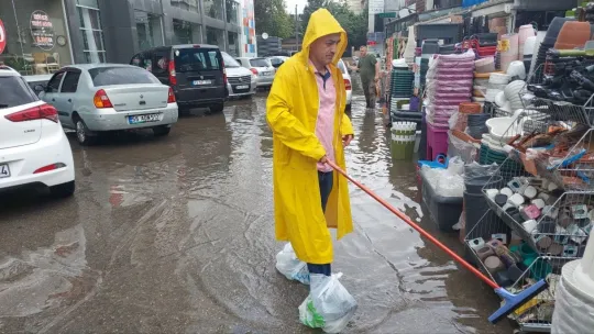 Kocaeli'de yollar nehre döndü