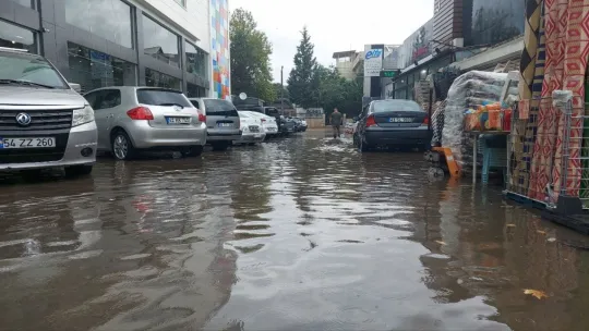 Kocaeli'de yollar nehre döndü