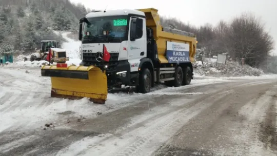 Kocaeli'de yüksek kesimlerde kesintisiz kış mesaisi başladı