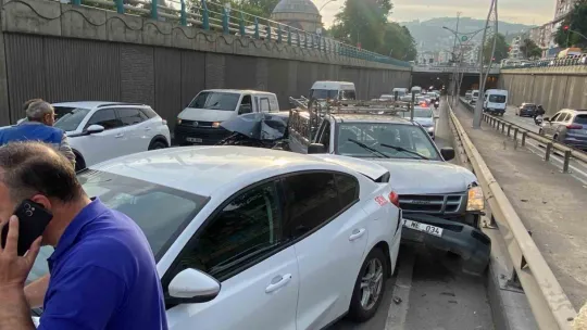 Kocaeli'de zincirleme kaza: 2 yaralı