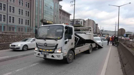 Kocaeli'de zincirleme kaza: 3 yaralı