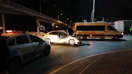 Kocaeli'de zincirleme trafik kazası: 3 yaralı!