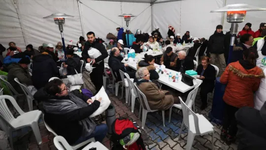 Kocaeli'den giden ekip 54 kişiyi enkazdan sağ kurtardı