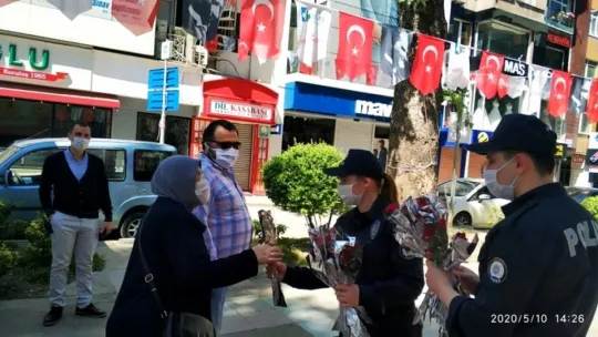 Kocaeli Emniyeti'nden annelere sürpriz