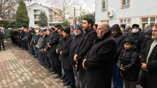 Kocaeli Gazeteciler Cemiyeti Başkanı Kaplan'ın annesi son yolculuğuna uğurlandı
